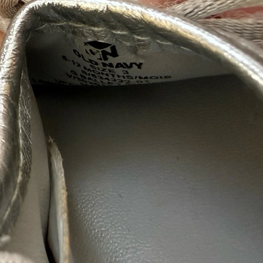 Old Navy Metallic Silver Kids Ballet Flats